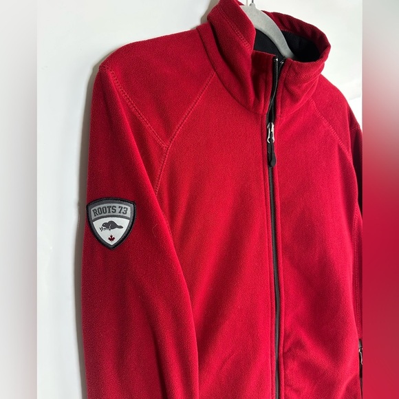 Roots Men Zip Up Fleece Red Lake Louise Patches Size Small Maple Leaf Beaver - Picture 4 of 9